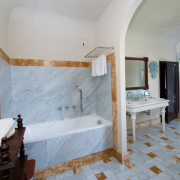 Bathroom_villa_cabbiavoli_tuscany-2